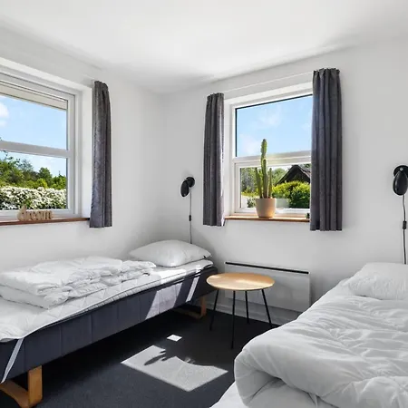Merrit - 280m From The Sea By Interhome * Humble