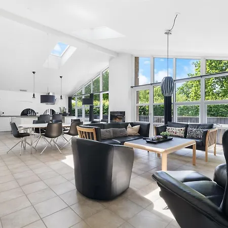 Merrit - 280m From The Sea By Interhome